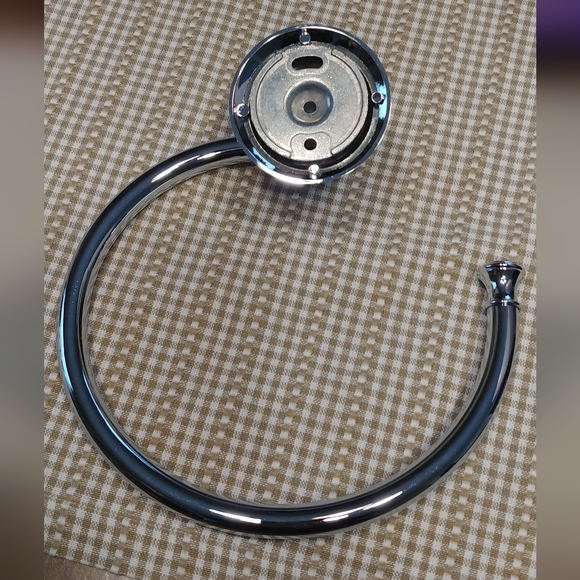 Kohler towel ring, bathroom wall accessory, towel hanger, towel holder - Picture 2 of 8